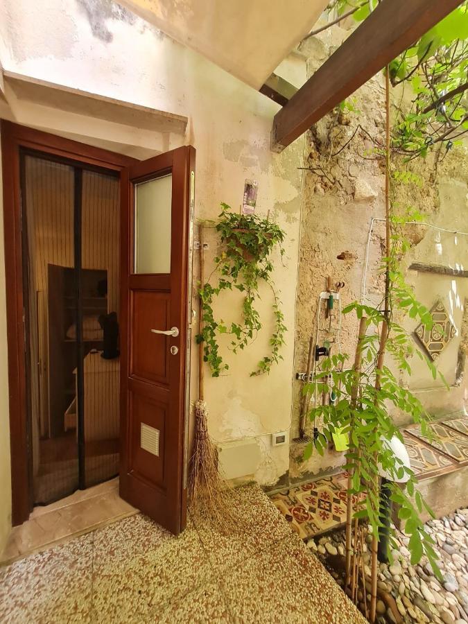Ai Due Cortili Apartment Trapani Exterior foto